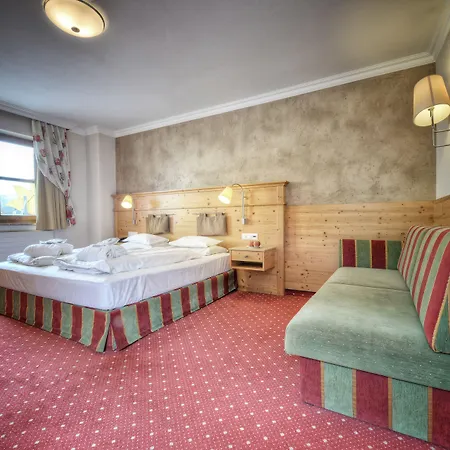 酒店 Post Family 4*