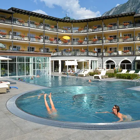 מלון Post Family 4*