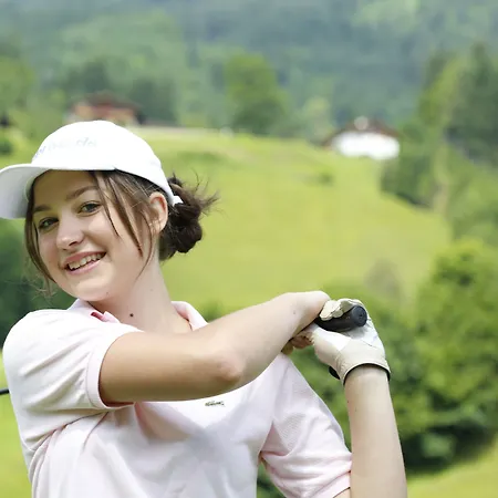 Post Family מלון 4*